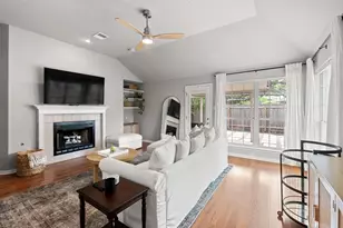 9305 Donner Ln, Austin, TX 78749 - Photo 13