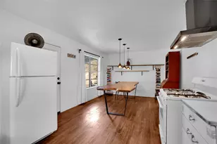 1607 E 4th St, Taylor, TX 76574 - Photo 11
