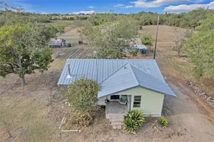 1607 E 4th St, Taylor, TX 76574 - Photo 15