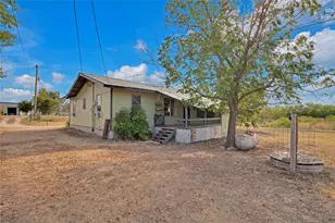 1607 E 4th St, Taylor, TX 76574 - Photo 27