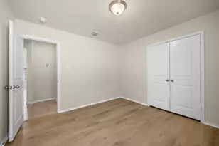 101 Plata Ln, Jarrell, TX 76537 - Photo 11