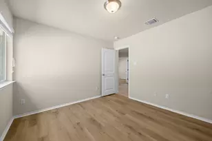 101 Plata Ln, Jarrell, TX 76537 - Photo 13