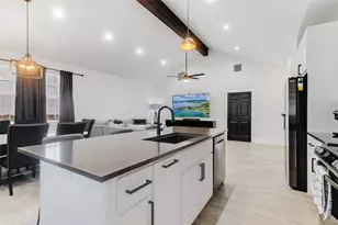 629 Aspen Ln, Horseshoe Bay, TX 78657 - Photo 7