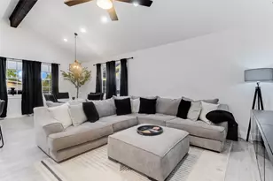 629 Aspen Ln, Horseshoe Bay, TX 78657 - Photo 9