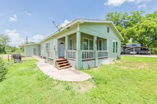 7 River St, Prairie Lea, TX 78661 - Photo 1