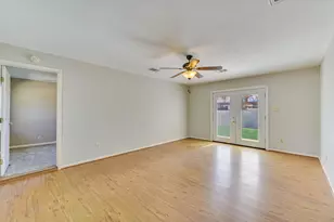 106 Hudgins St, Smithville, TX 78957 - Photo 13