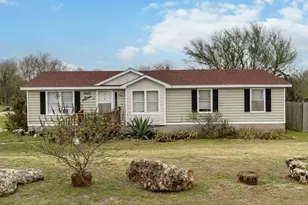 1225 Grandview Dr, San Marcos, TX 78666 - Photo 1