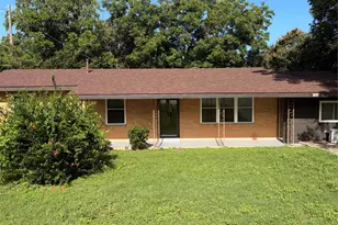 1012 N Water St, Burnet, TX 78611 - Photo 3
