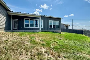 105 Everett Ct, Jarrell, TX 76537 - Photo 15