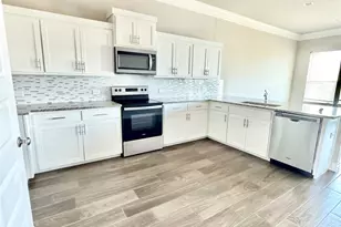 105 Everett Ct, Jarrell, TX 76537 - Photo 3