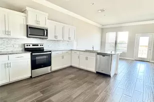 105 Everett Ct, Jarrell, TX 76537 - Photo 5