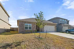 717 Peak Pl, Seguin, TX 78155 - Photo 3