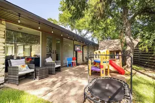 6102 Cherrylawn Cir, Austin, TX 78723 - Photo 21