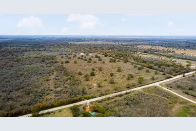 2124 Bugtussle Lane, Luling, TX 78648 - Photo 15