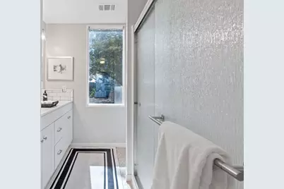 909 Hudgins Street, Smithville, TX 78957 - Photo 13