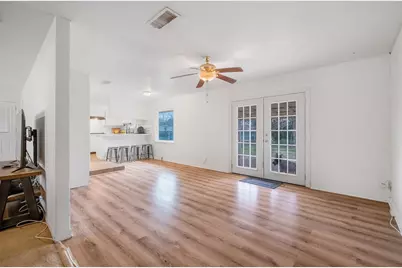 504 Marburger Street, Smithville, TX 78957 - Photo 5