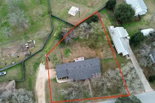 504 Marburger St, Smithville, TX 78957 - Photo 3