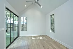 6005 Woodrow Ave, Austin, TX 78757 - Photo 3