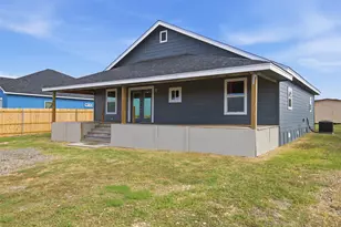 820 Los Milagros Dr, Del Valle, TX 78616 - Photo 3