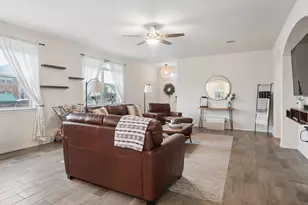 732 Manzano Ln, Pflugerville, TX 78660 - Photo 7