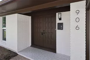 906 Merritt Dr, Lockhart, TX 78644 - Photo 19