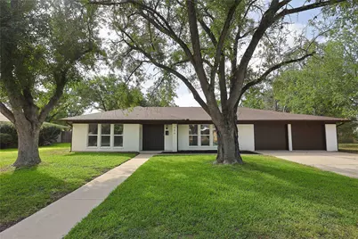 906 Merritt Drive, Lockhart, TX 78644 - Photo 1