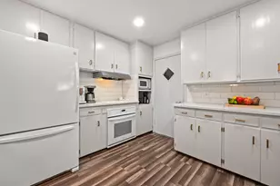 807 Campbell St, Lockhart, TX 78644 - Photo 11