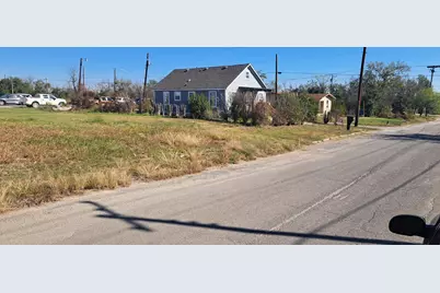 304 Burkett Street, Taylor, TX 76574 - Photo 3