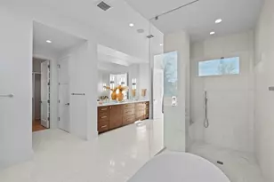 1047 Overlook Pkwy, Horseshoe Bay, TX 78657 - Photo 13