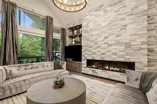 3018 Sunridge Dr, Austin, TX 78741 - Photo 5