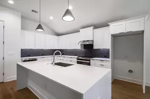 8302 Kromer St, Austin, TX 78757 - Photo 19