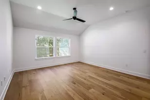 8302 Kromer St, Austin, TX 78757 - Photo 21