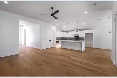 8302 Kromer Street, Austin, TX 78757 - Photo 7