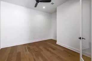 8302 Kromer St, Austin, TX 78757 - Photo 11