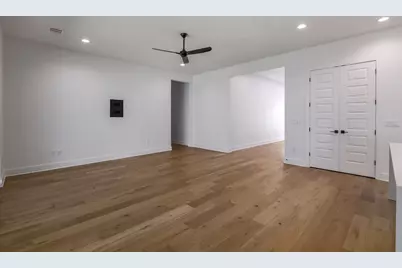 8302 Kromer Street, Austin, TX 78757 - Photo 9