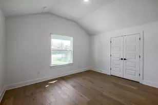 8302 Kromer St, Austin, TX 78757 - Photo 5