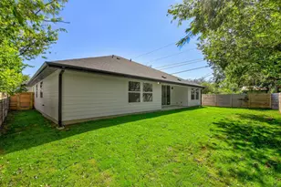 8302 Kromer St, Austin, TX 78757 - Photo 33