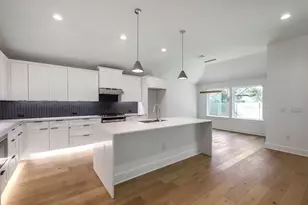 8302 Kromer St, Austin, TX 78757 - Photo 25