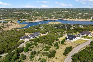 2804 Lakehurst Rd, Spicewood, TX 78669 - Photo 17