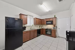 204 PERUGIA St, Liberty Hill, TX 78642 - Photo 5