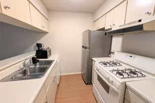 7801 Shoal Creek Blvd, Austin, TX 78757 - Photo 5