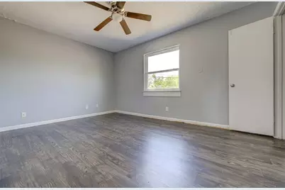 1306 E Saint Johns Avenue, Austin, TX 78752 - Photo 13