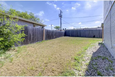 1306 E Saint Johns Avenue, Austin, TX 78752 - Photo 23