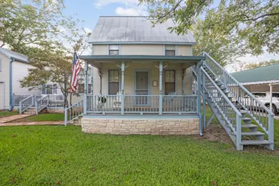 406 N Acorn Street, Fredericksburg, TX 78624 - Photo 1