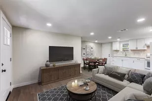 1118 Spur St, Austin, TX 78721 - Photo 3