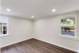 1118 Spur St, Austin, TX 78721 - Photo 9