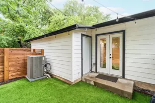 1213 Hollow Creek Dr, Austin, TX 78704 - Photo 15