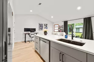 1213 Hollow Creek Dr, Austin, TX 78704 - Photo 7