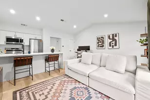 1213 Hollow Creek Dr, Austin, TX 78704 - Photo 3