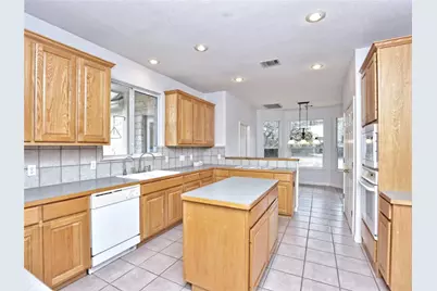 160 Sundance Trail, Liberty Hill, TX 78642 - Photo 7